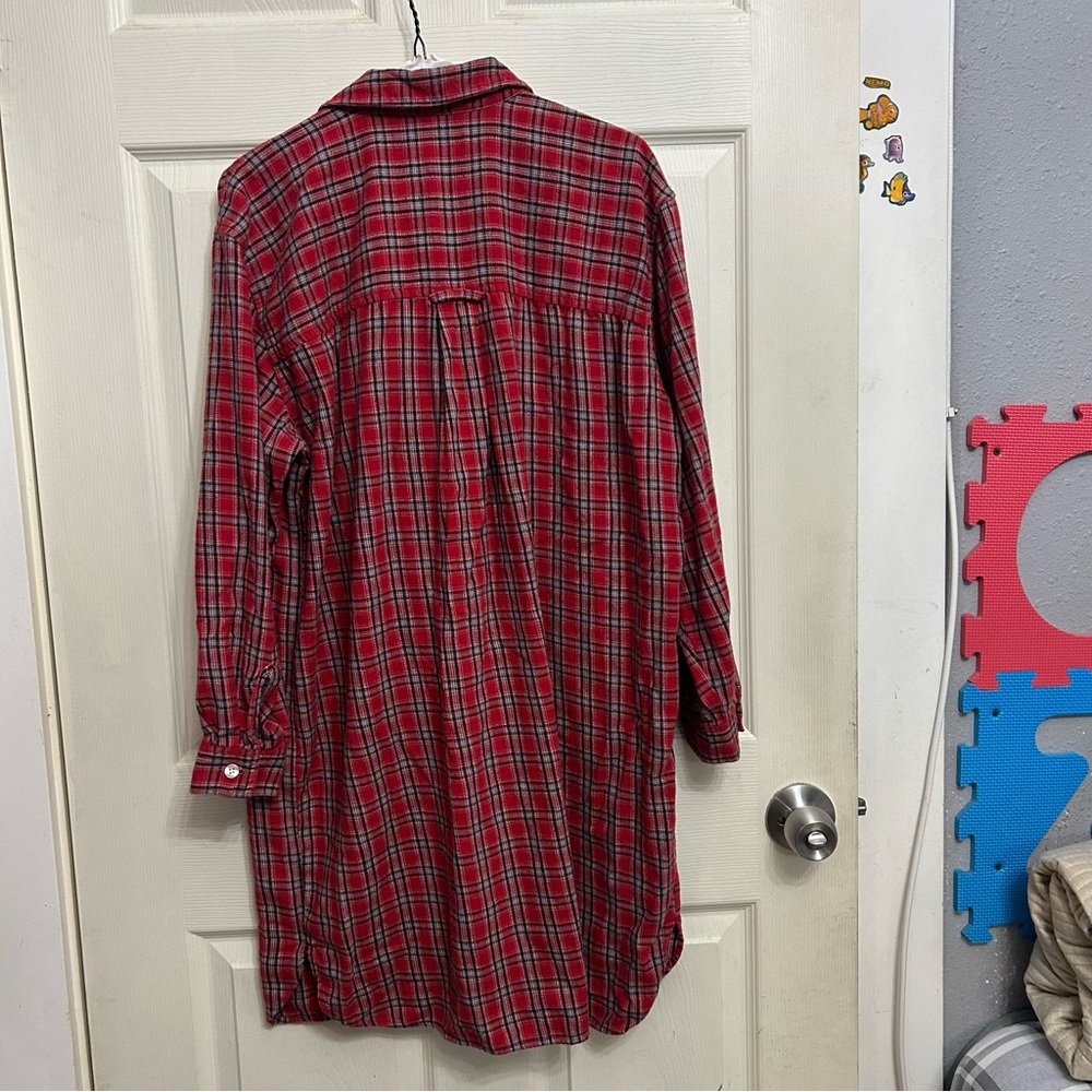 Disney Store Womens  Nightgown Sleep Shirt Red Flannel Pooh*Piglet  S/M - Picture 3 of 6